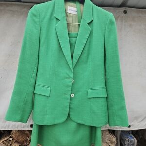 JH Collectibles Green Women’s Skirt Suit